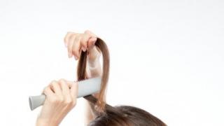 Укладка волос средней длины феном